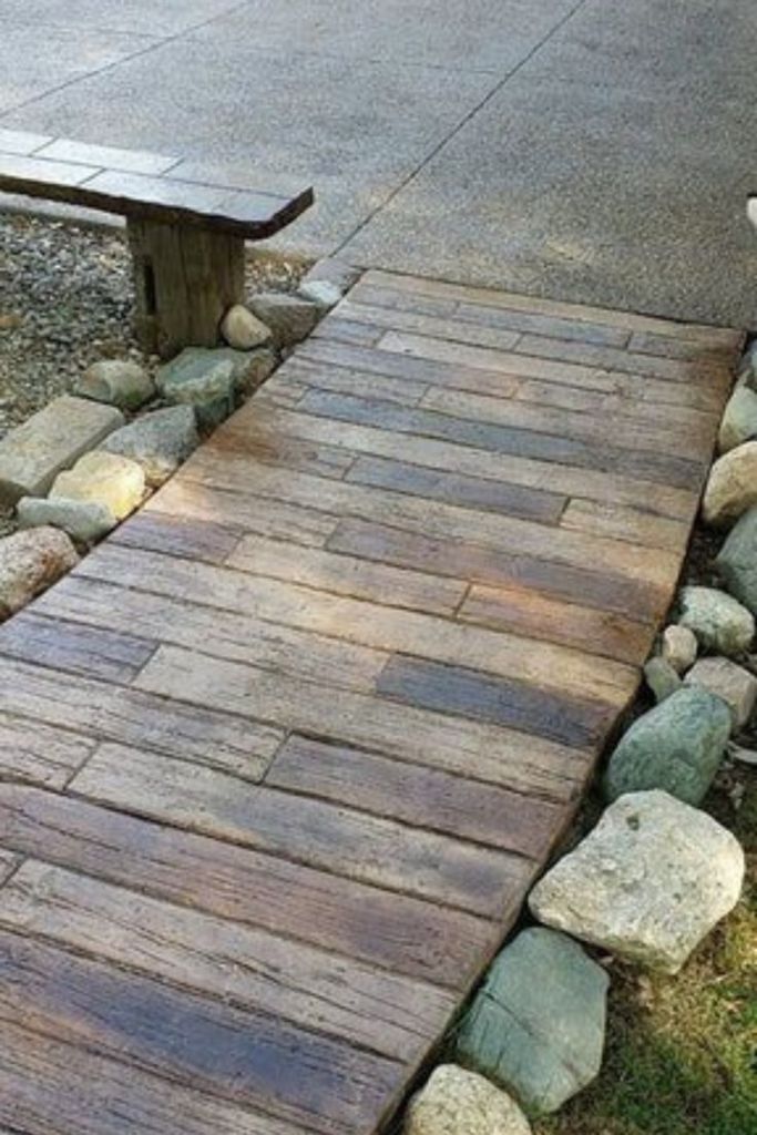 Pallet Wood Garden Pathway