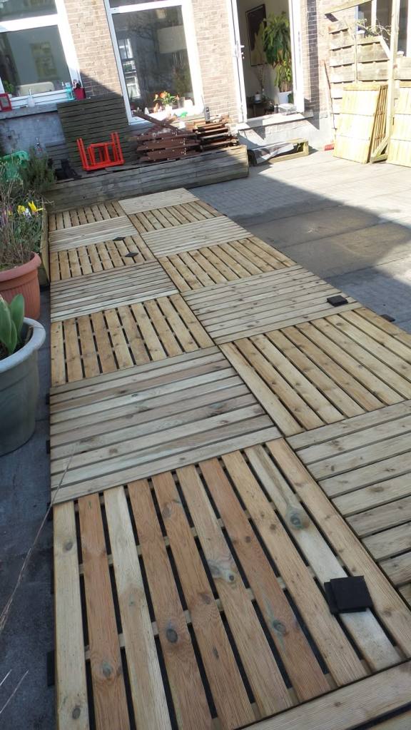 Mosaic Style Pallet Wood Path