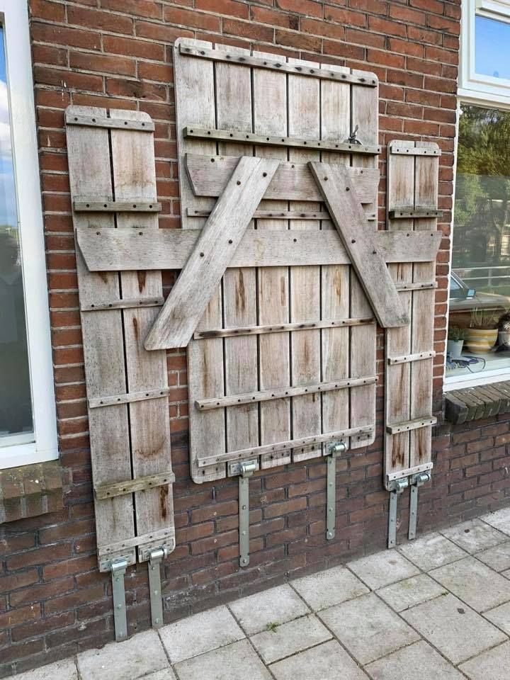 Folding Wall-Mounted Picnic Table