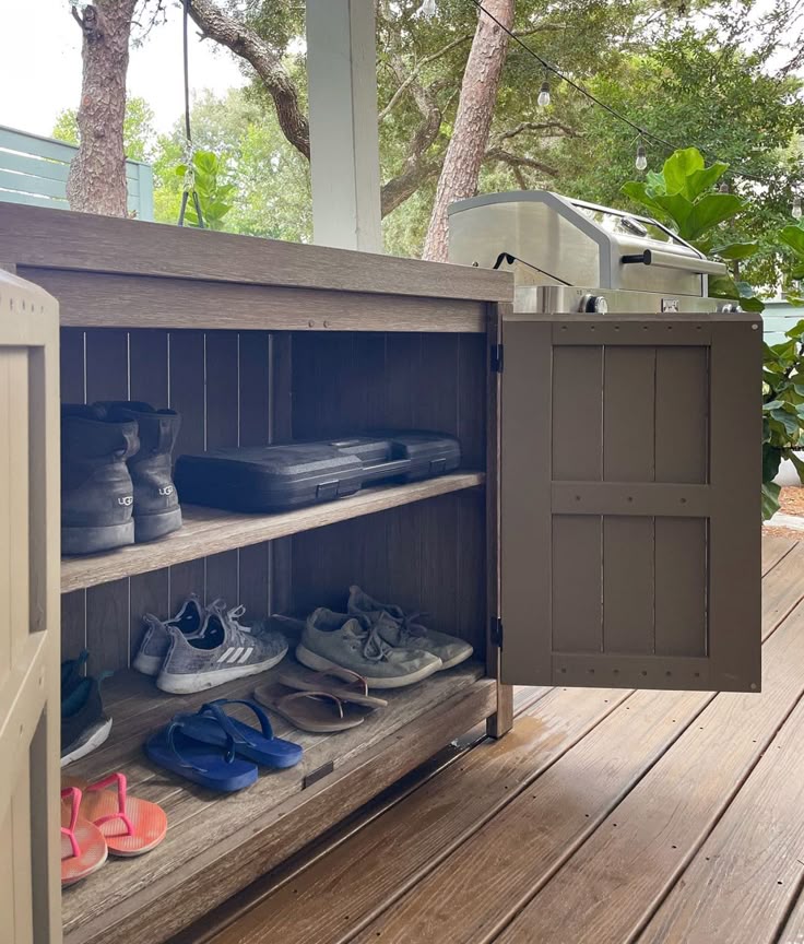 Pallet Shoe Rack for Outdoor Use