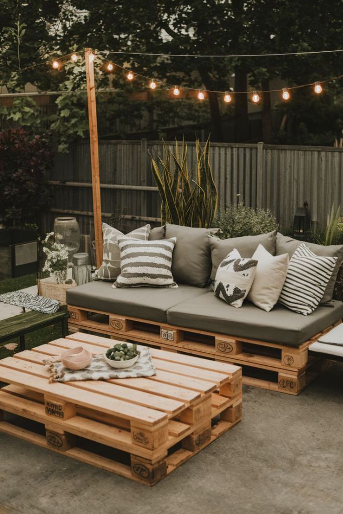 DIY Wooden Pallet Patio Set