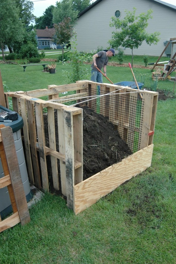 Pallet Compost Bin
