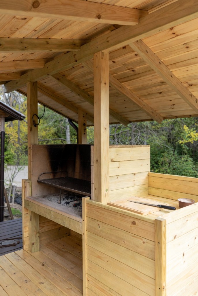 Outdoor Kitchen or Grill Station